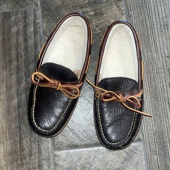 Cabela’s brown leather loafers w/ fur lining - Picture 2 of 5